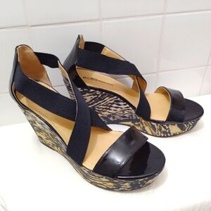 CLEARANCE BCBG Generation Calibria Sandals Wedge Heel Tiger Stripe 7.5